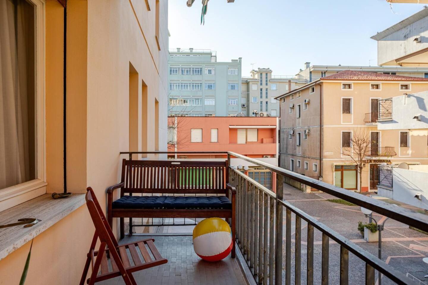 Sunny Home, Appartamento In Centro E Vicino Alla Spiaggia Grado Exterior photo